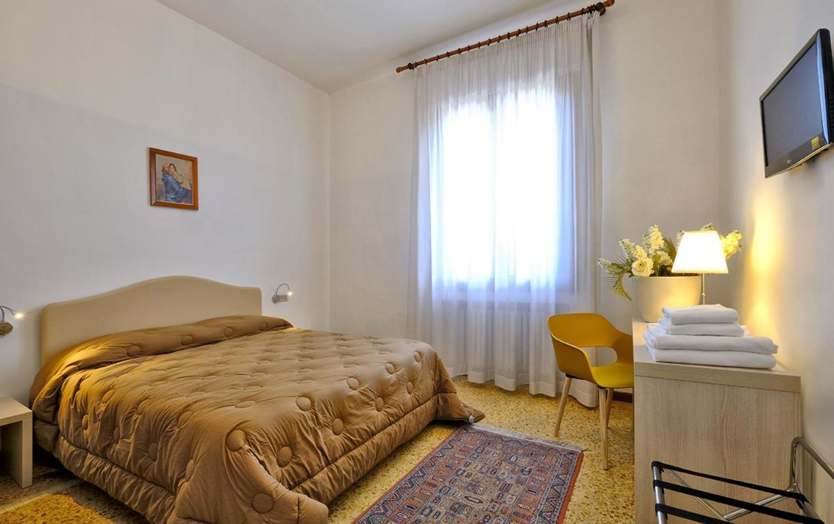 Locanda Al Santuario Peschiera del Garda Buitenkant foto