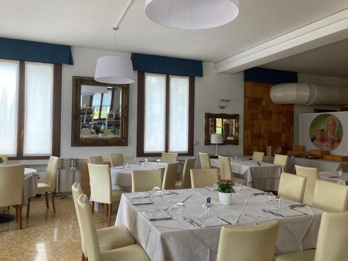 Locanda Al Santuario Peschiera del Garda Buitenkant foto