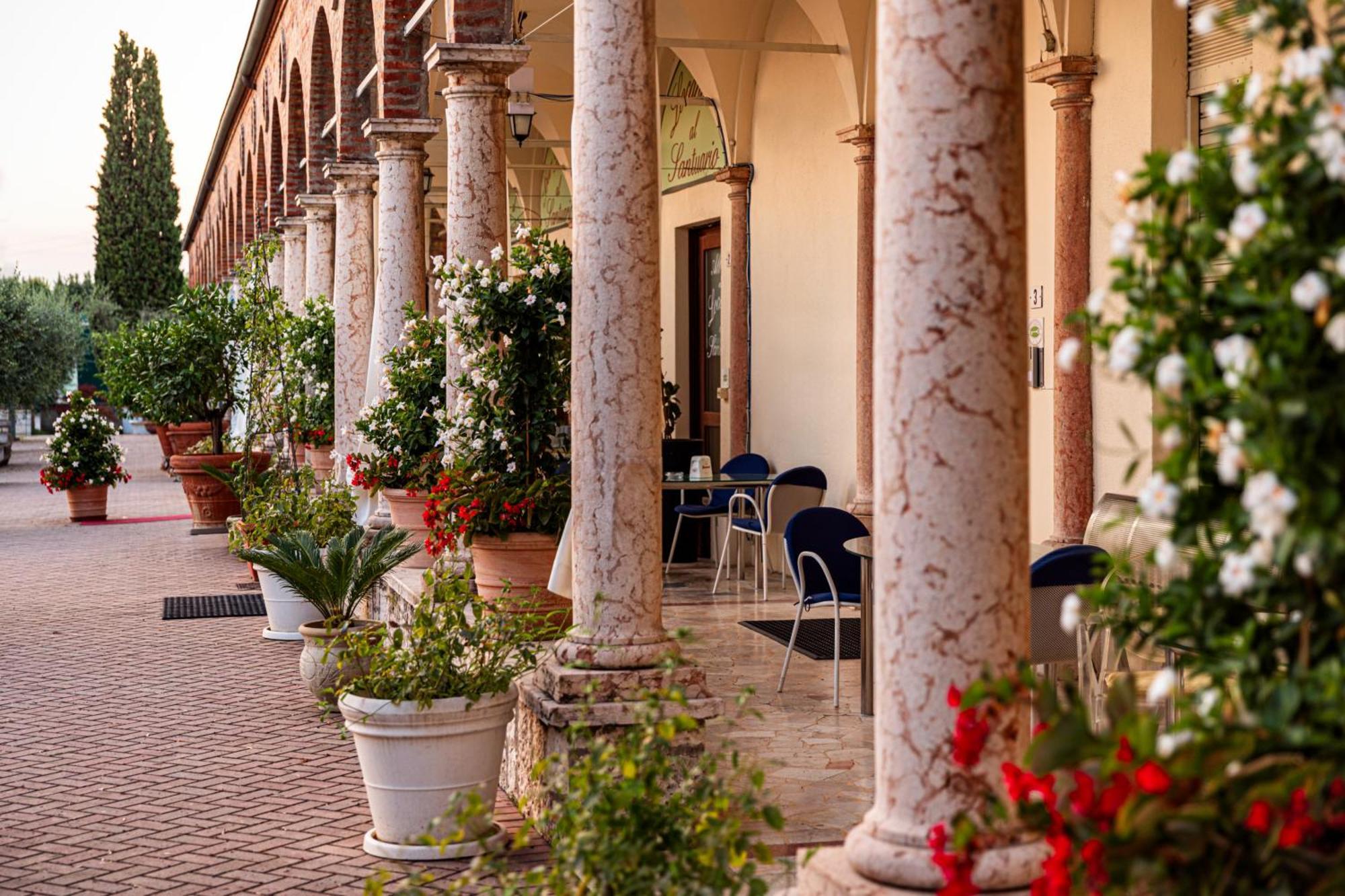 Locanda Al Santuario Peschiera del Garda Buitenkant foto